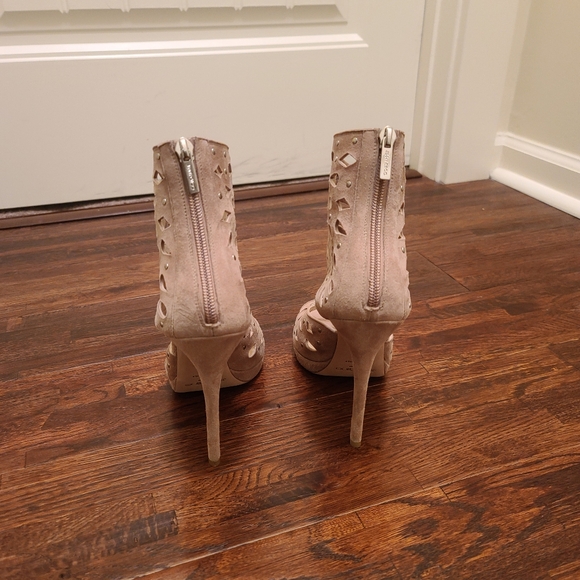 Jimmy Choo Embrace Peforated Beige Suede Sandal Size 40 - Picture 4 of 6